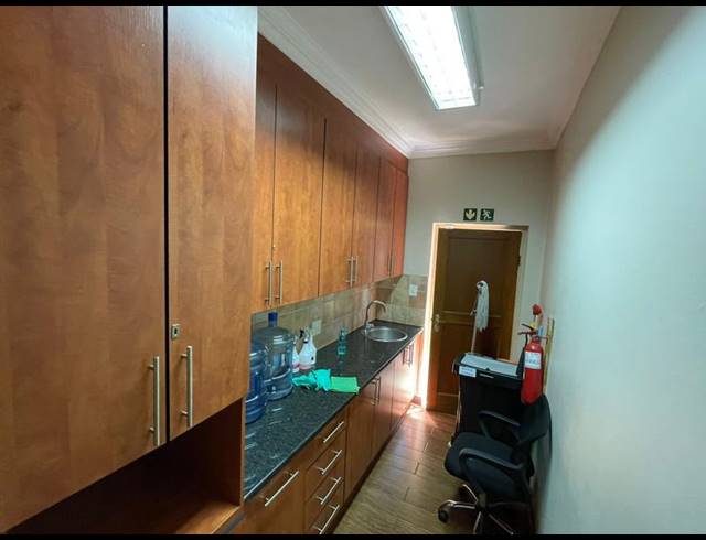 BUSINESS PROPERTY TO RENT IN DIE HOEWES